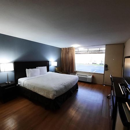 Americas Best Value Inn Молайн Экстерьер фото